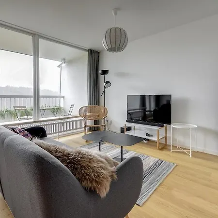 Modern 2 Bedroom With Pool And Gym *