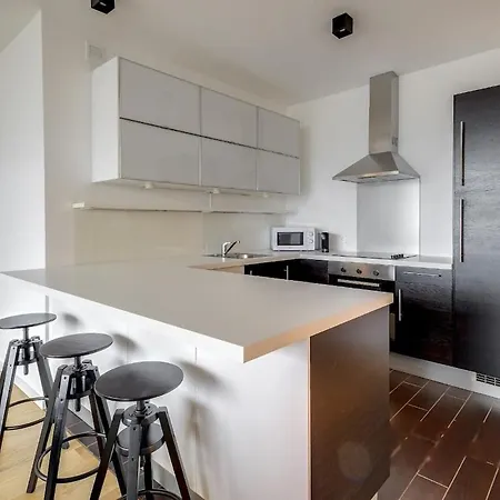 Modern 2 Bedroom With Pool And Gym *