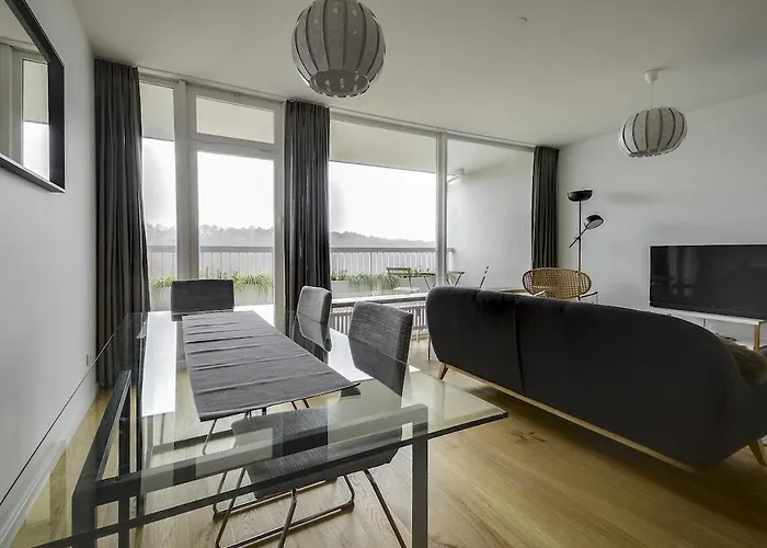 Modern 2 Bedroom With Pool And Gym