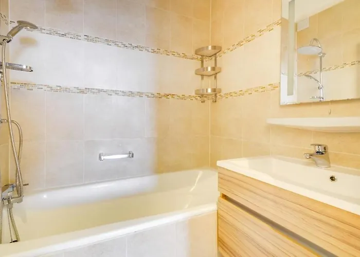 Appartement Modern 2 Bedroom With Pool And Gym