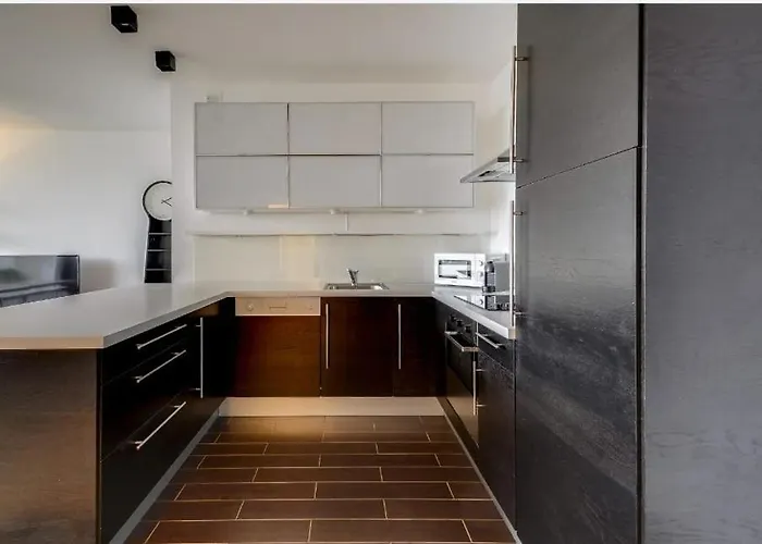 Modern 2 Bedroom With Pool And Gym לוקסמבורג