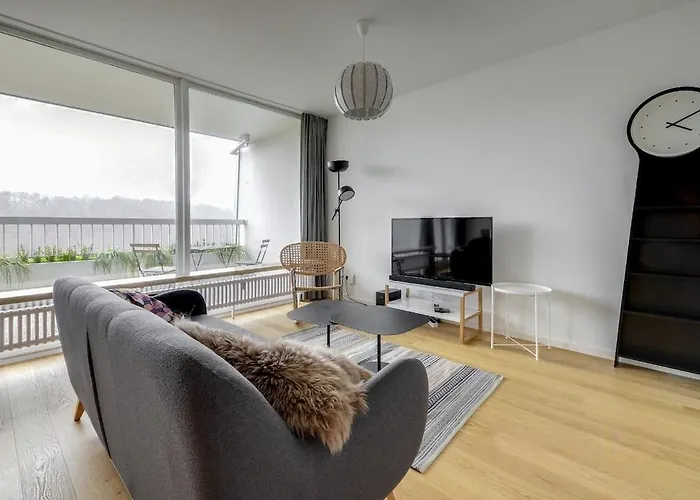 Modern 2 Bedroom With Pool And Gym *