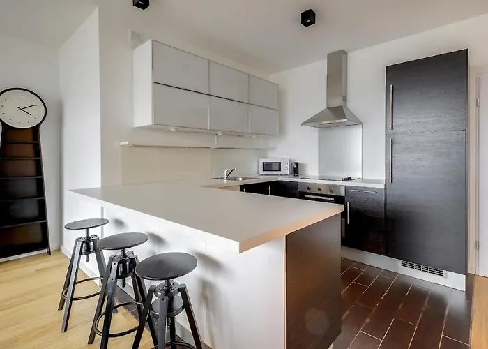 Modern 2 Bedroom With Pool And Gym *